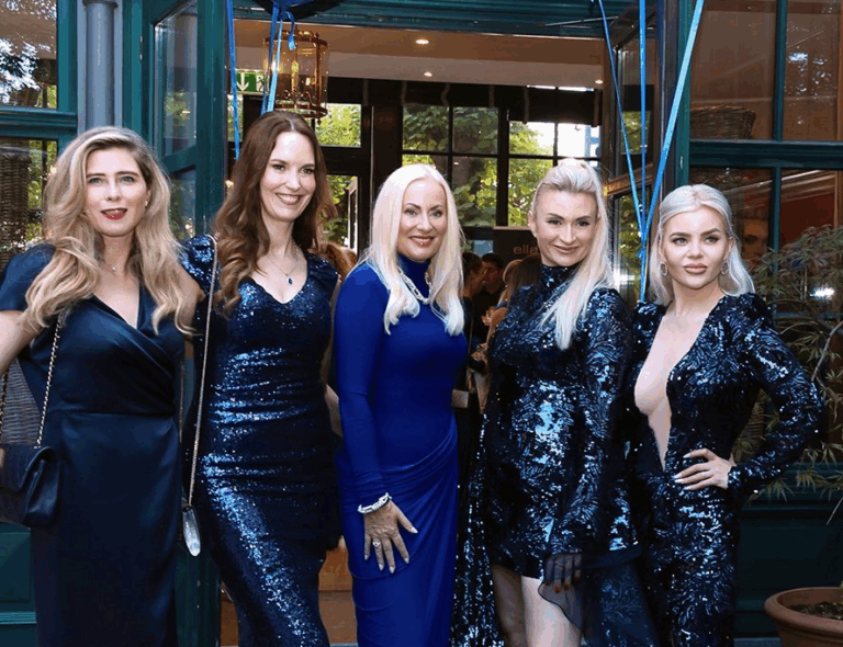 Jennifer hartfeld, Yvonne Bathia, Jacqueline Pojer, Ella Deck, Julia Dabir (v.l.)a
